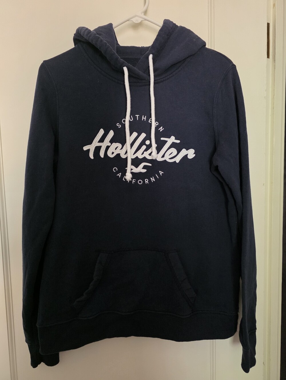 Hollister Navy Hoodie and Hurley Graphic Tee Bundle, Size Medium